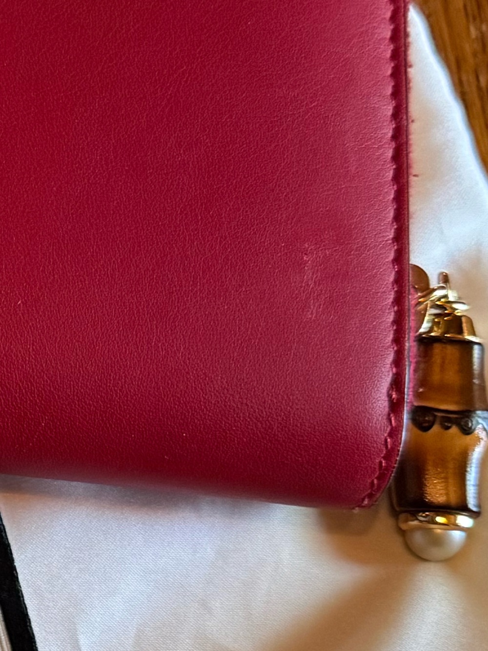 Gucci Red Zip-Around Wallet - Picture 2 of 11